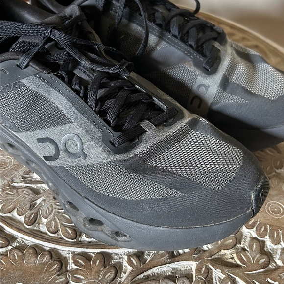 On Cloud Women’s Running Shoes Size 8.5 Gray and Black Athletic EUC - Picture 1 of 10
